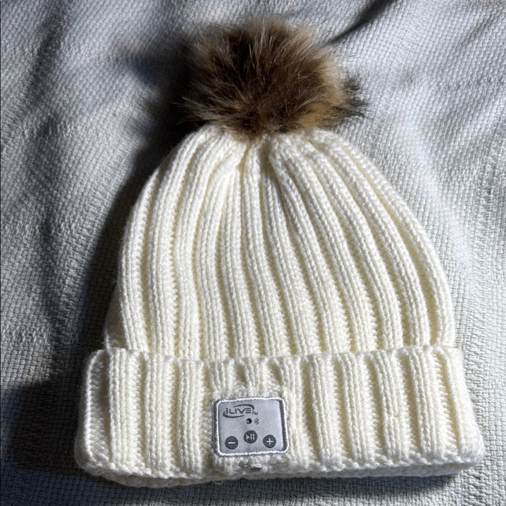 Adults Cream Knit Beanie with Faux Fur Pom